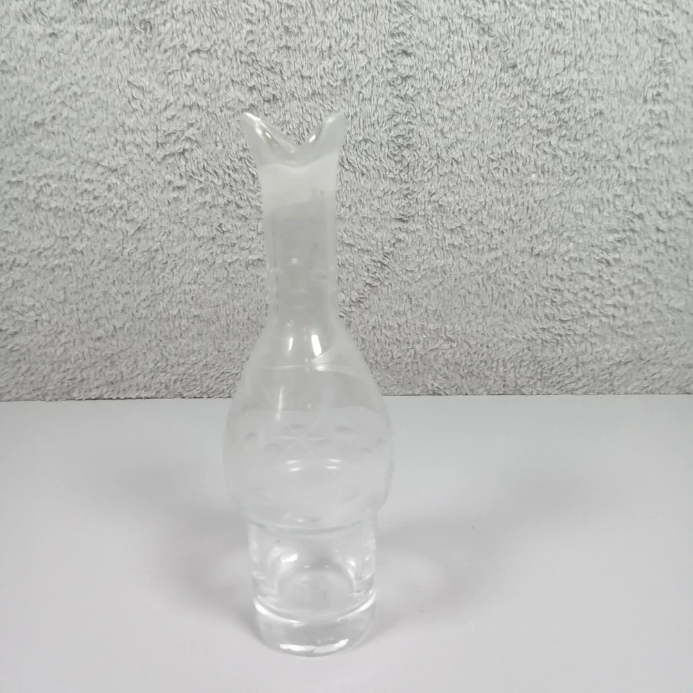 Vintage Etched Glass Bud Vase Ruffled Rim Grape Vine Motif Clear 7.25‎ Inch